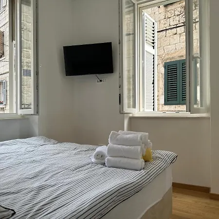 Apartment Old Town Apolon Luxury